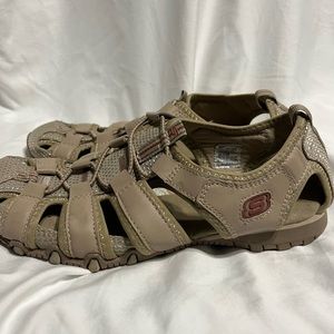 Sketchers outdoor lifestyle closed toe women’s sandals. size 8.5